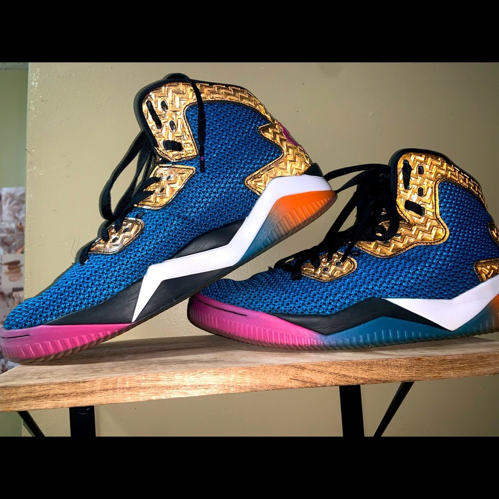 Nike air, 9.5 mens, multicolored